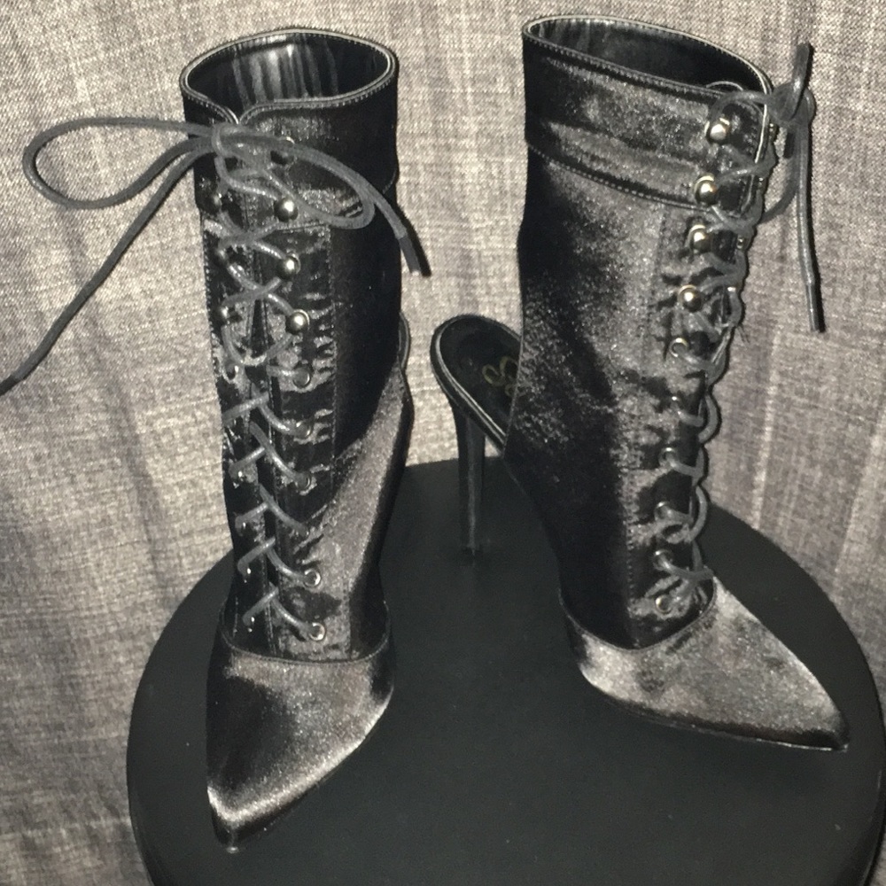 NWOT gorgeous satin open heel stilettos.